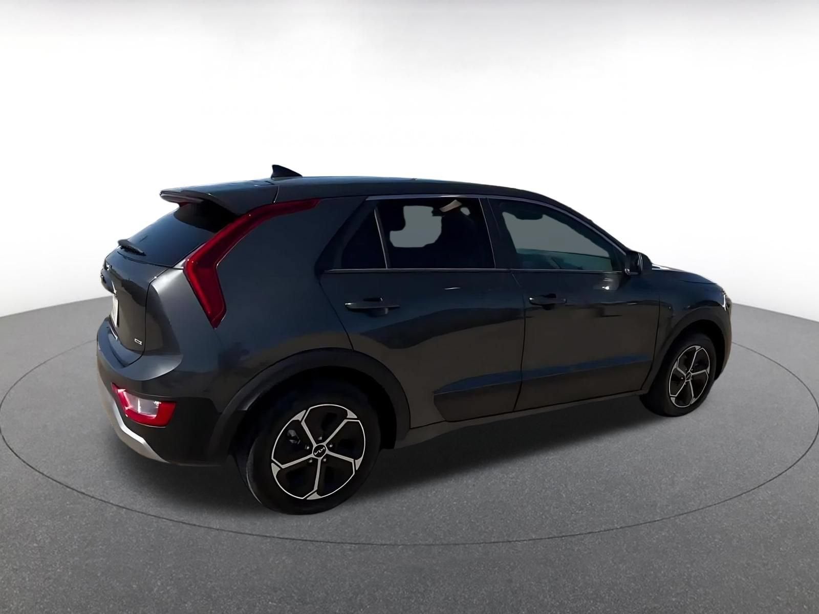 Thumbnail: 2026 Kia Niro - 14