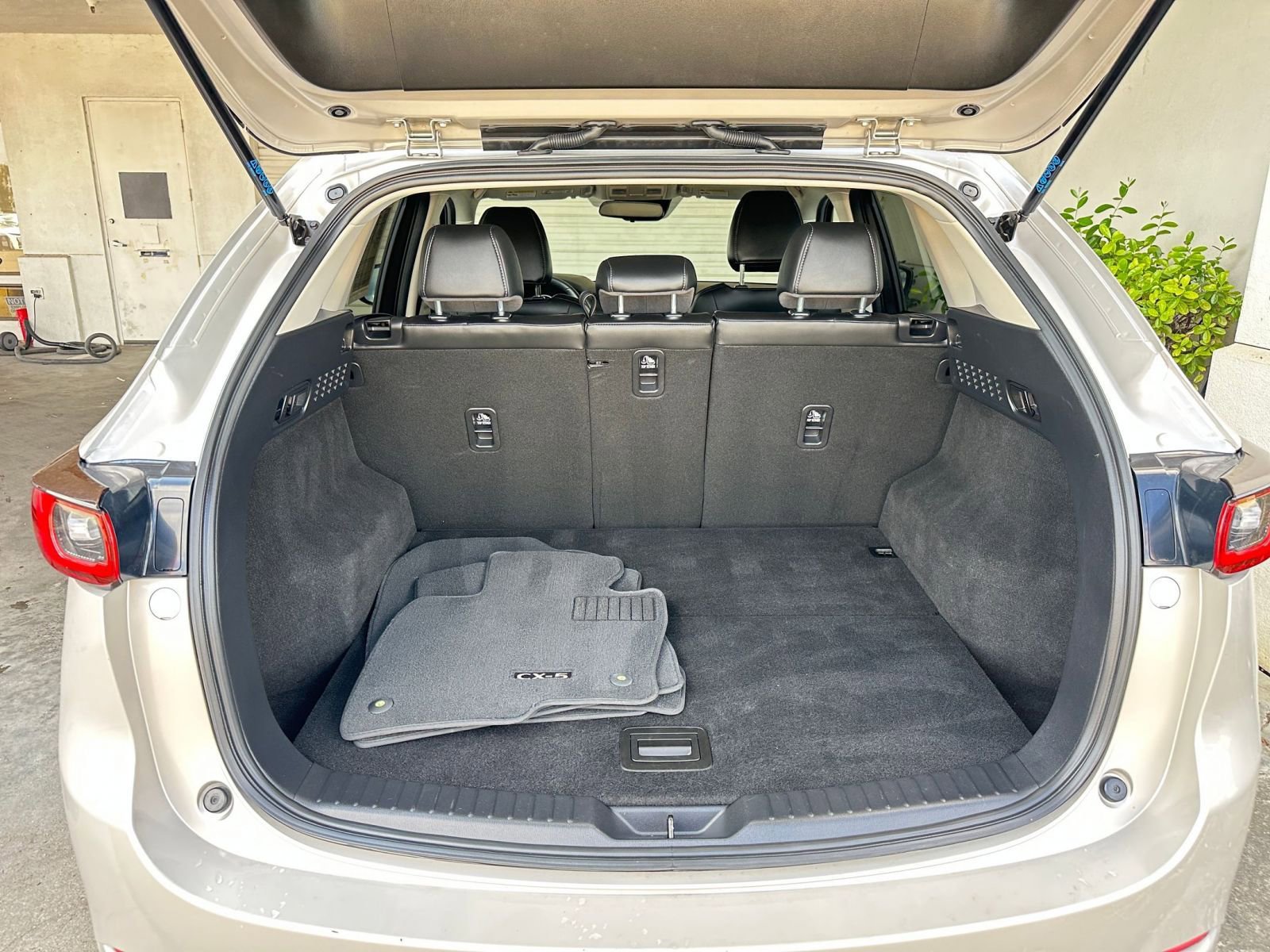 Thumbnail: 2025 Mazda CX-5 - 31