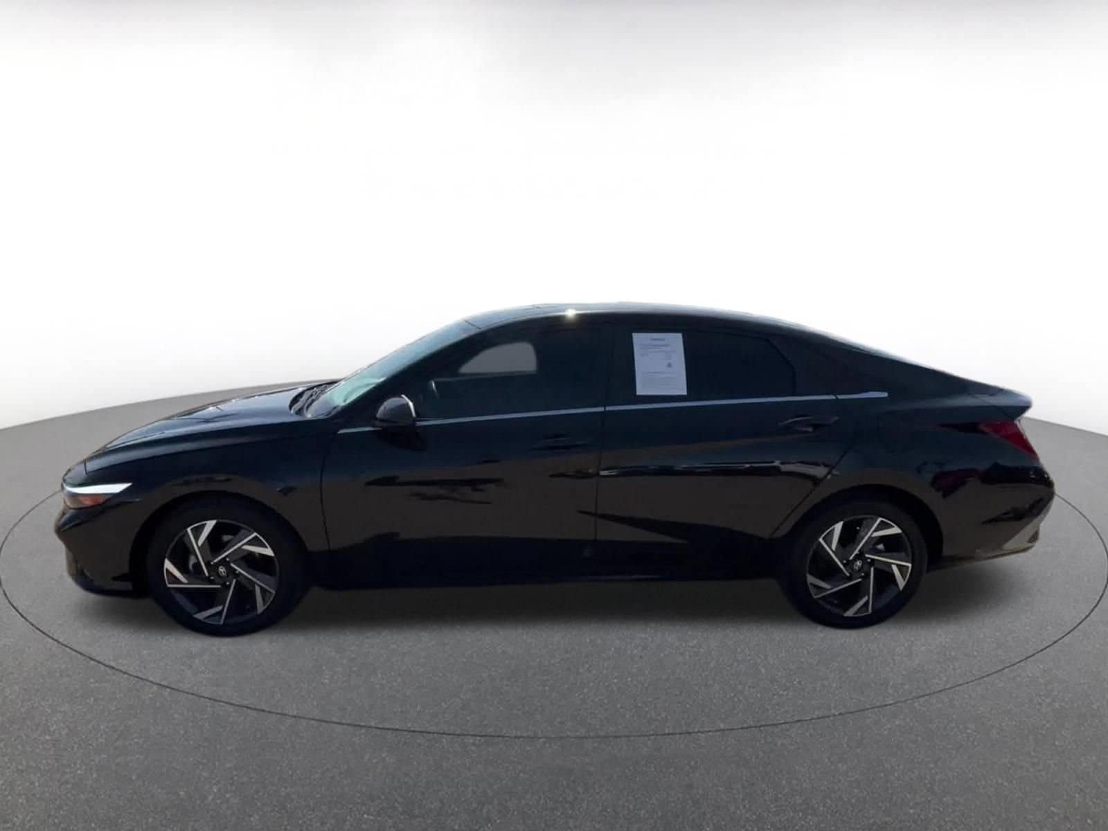 Thumbnail: 2025 Hyundai Elantra - 9