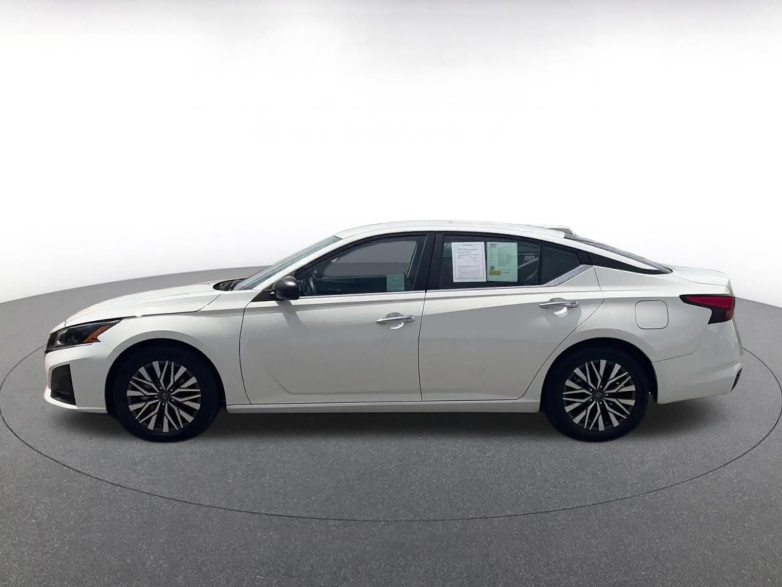 Thumbnail: 2025 Nissan Altima - 9