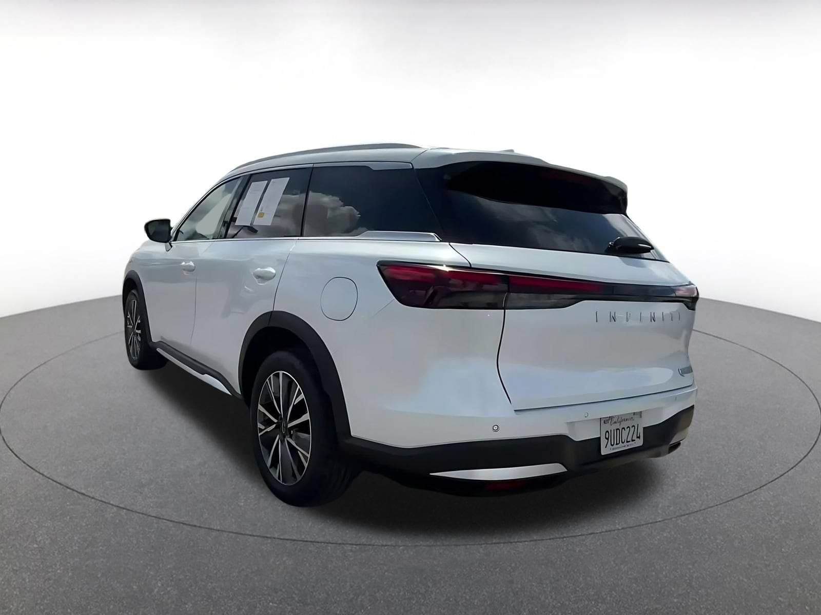 Thumbnail: 2026 INFINITI QX60 - 10