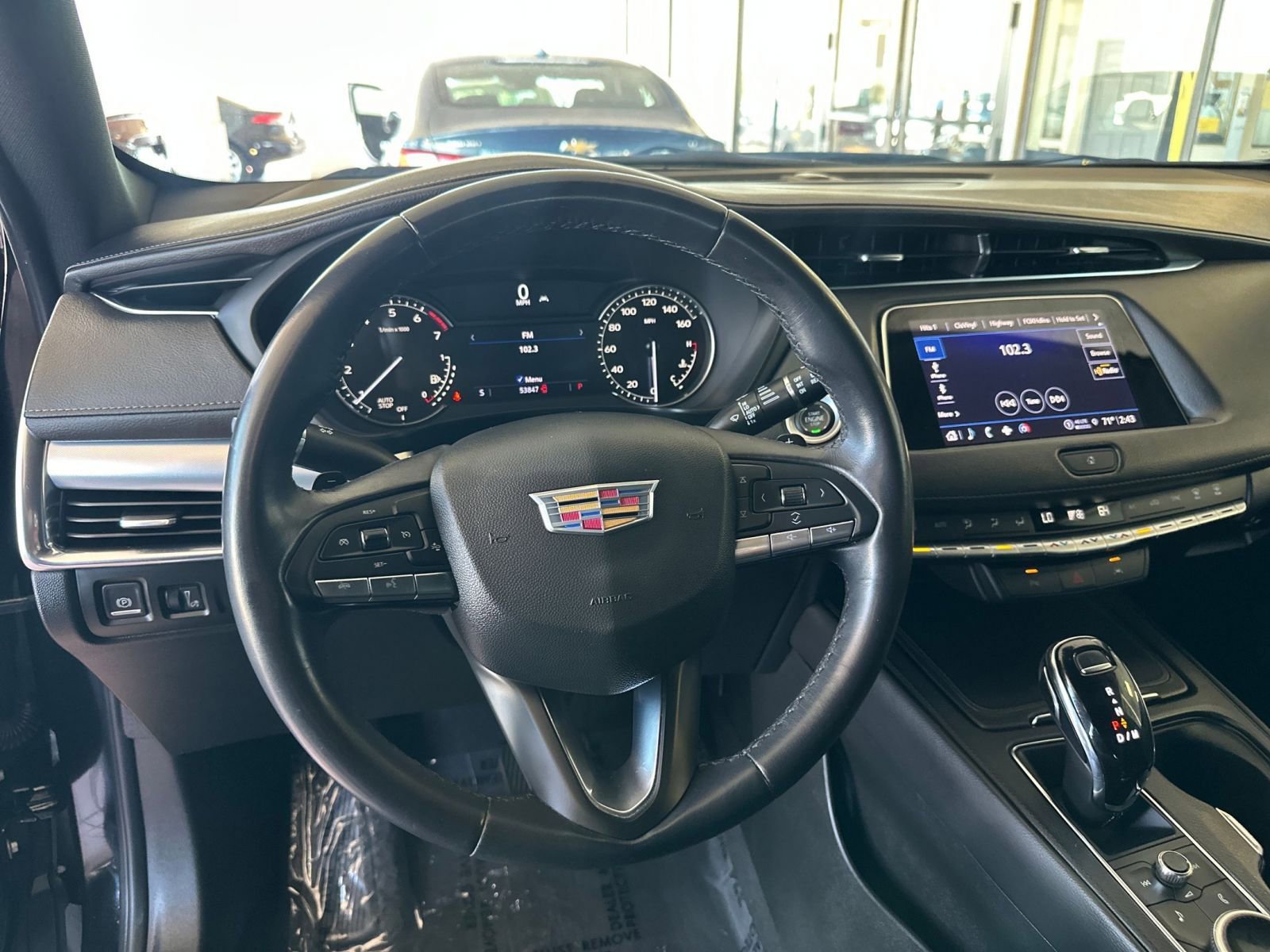Thumbnail: 2023 Cadillac XT4 - 21