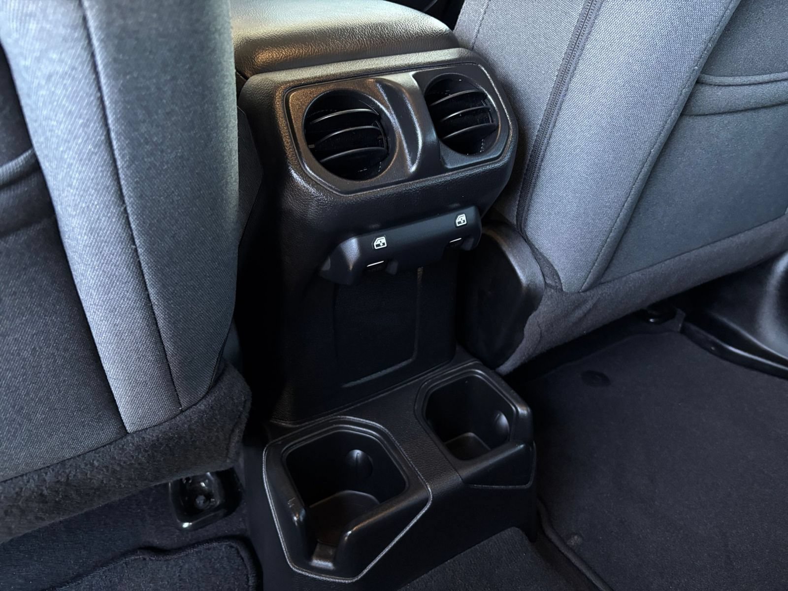Thumbnail: 2025 Jeep Wrangler - 21