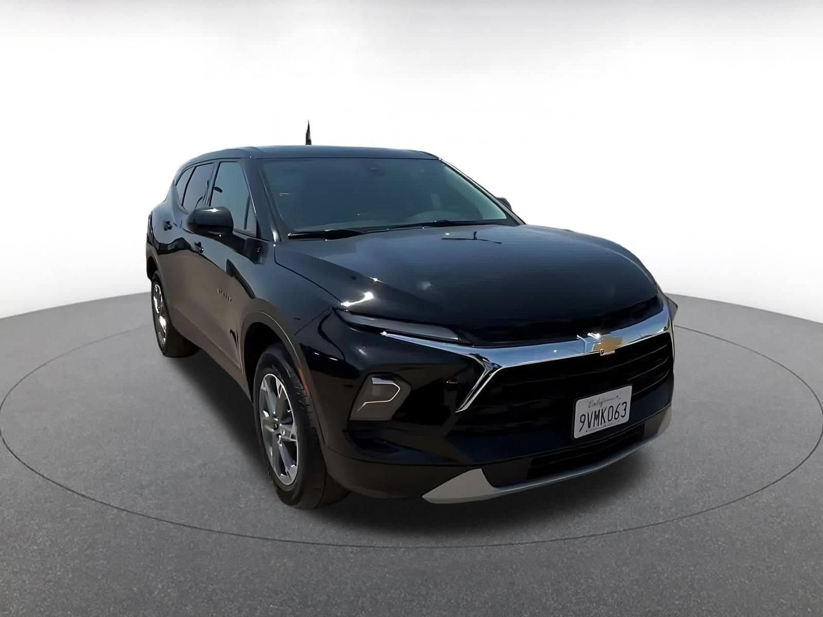 Thumbnail: 2026 Chevrolet Blazer - 3