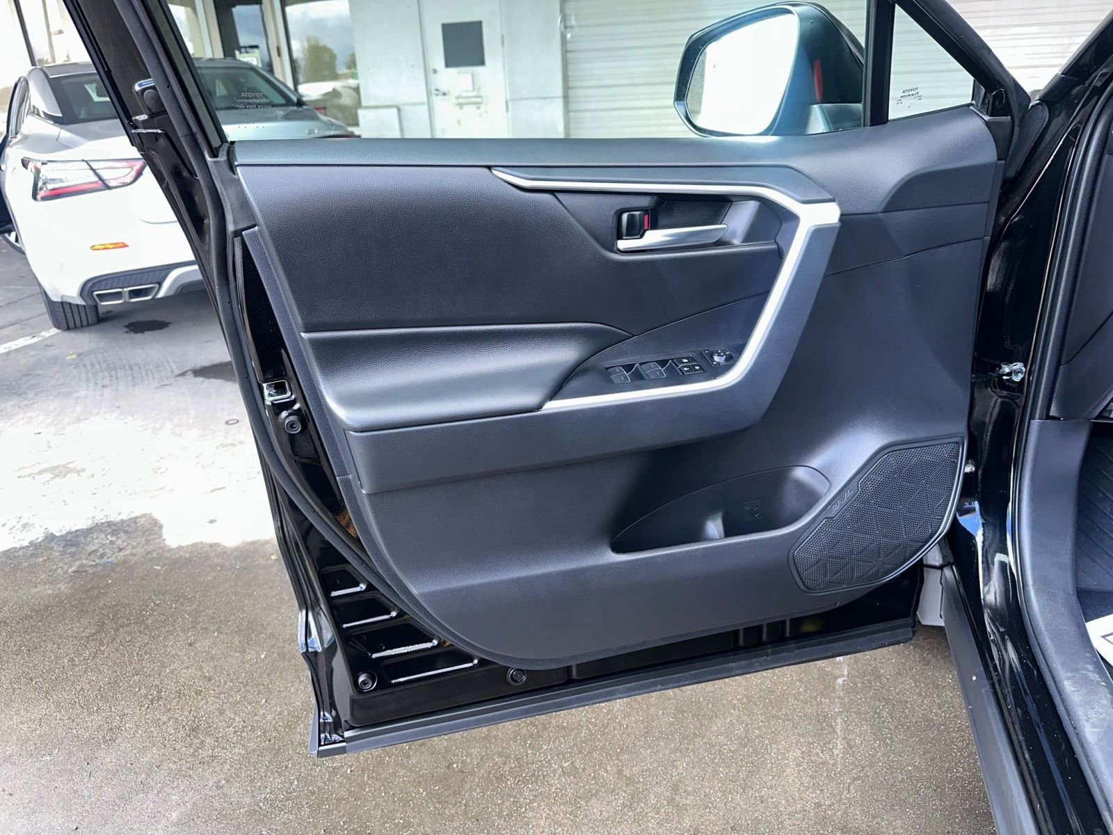 2024 Toyota RAV4 XLE 20