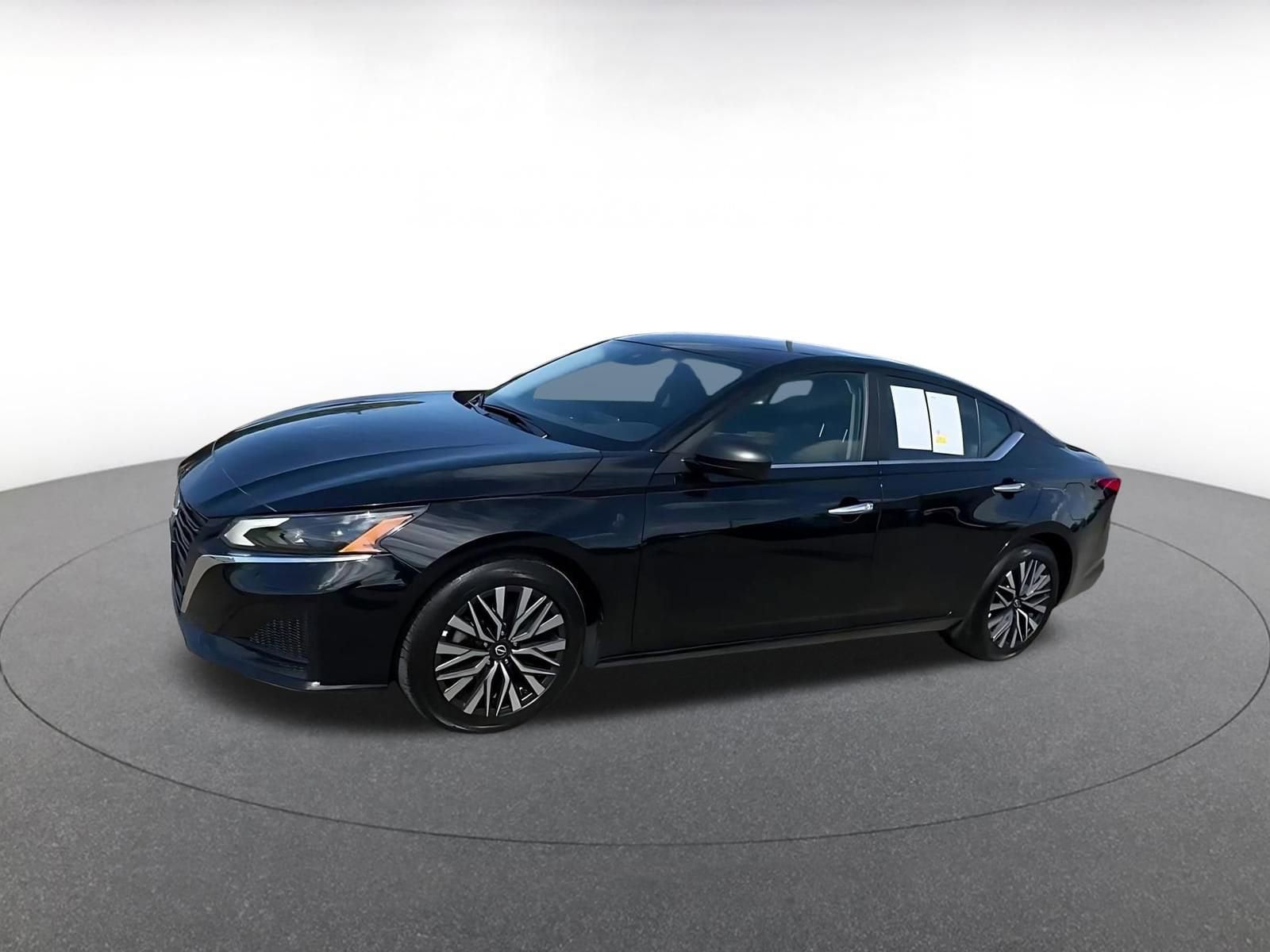Thumbnail: 2025 Nissan Altima - 8