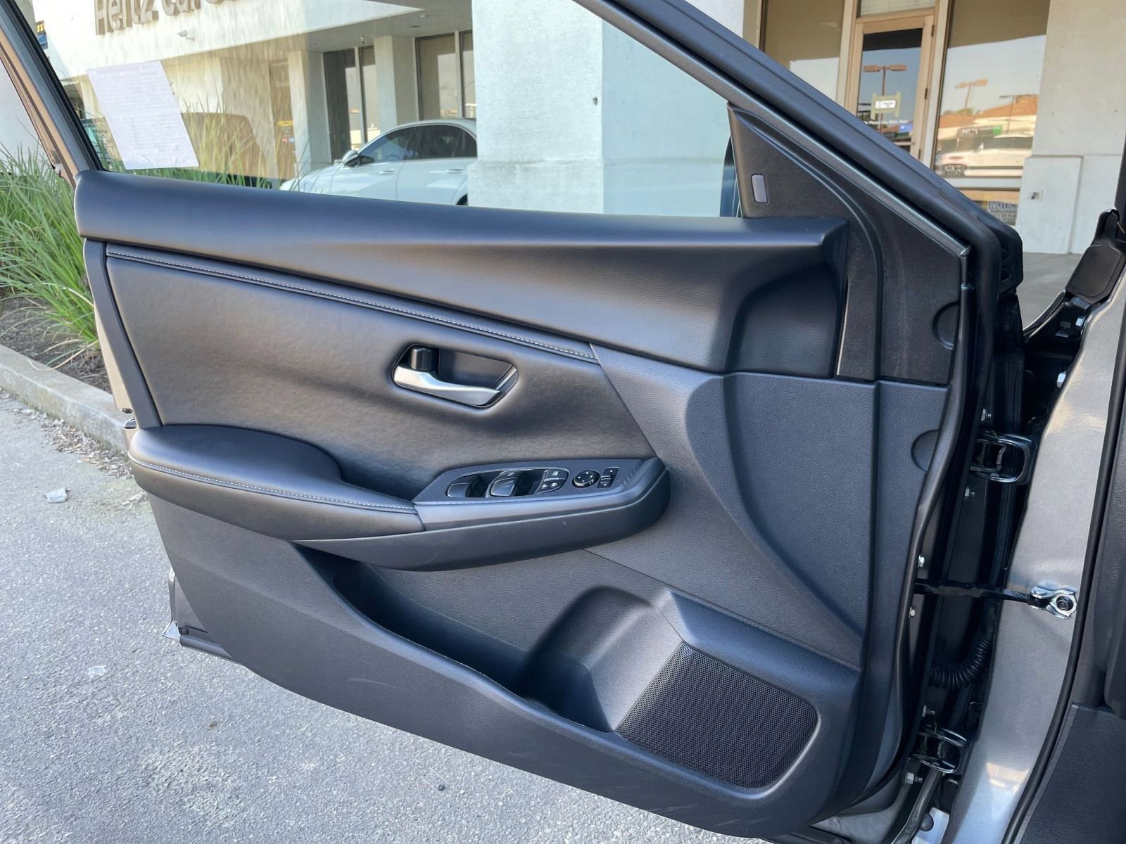 Thumbnail: 2025 Nissan Sentra - 18