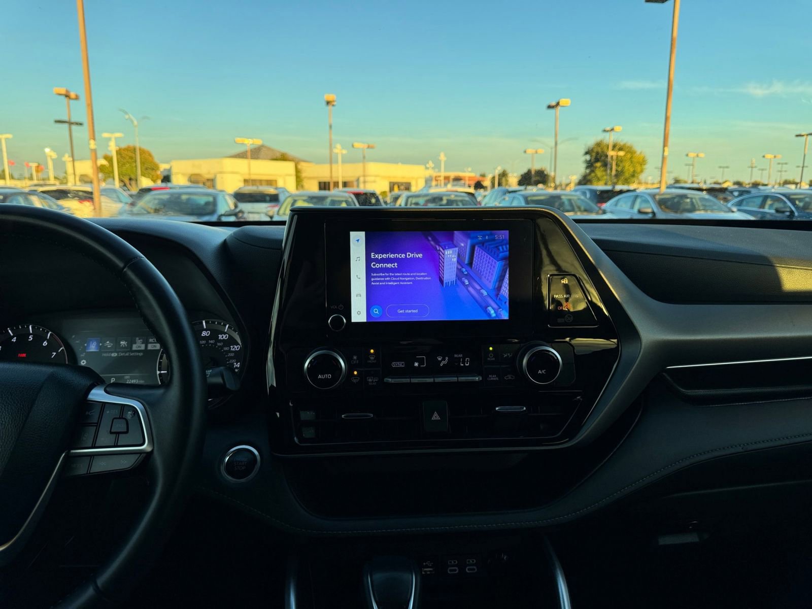 Thumbnail: 2025 Toyota Highlander - 18