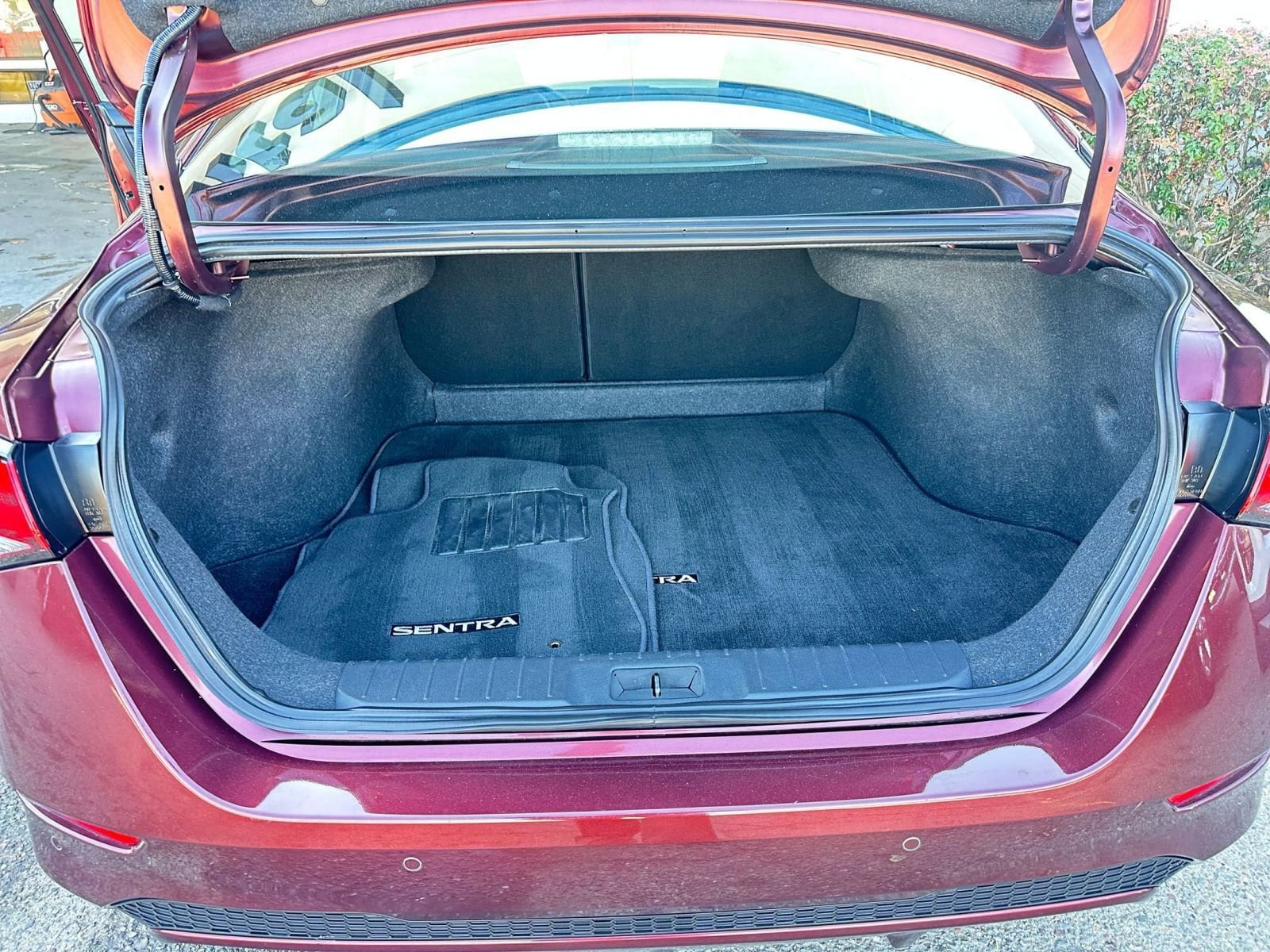 Thumbnail: 2024 Nissan Sentra - 31