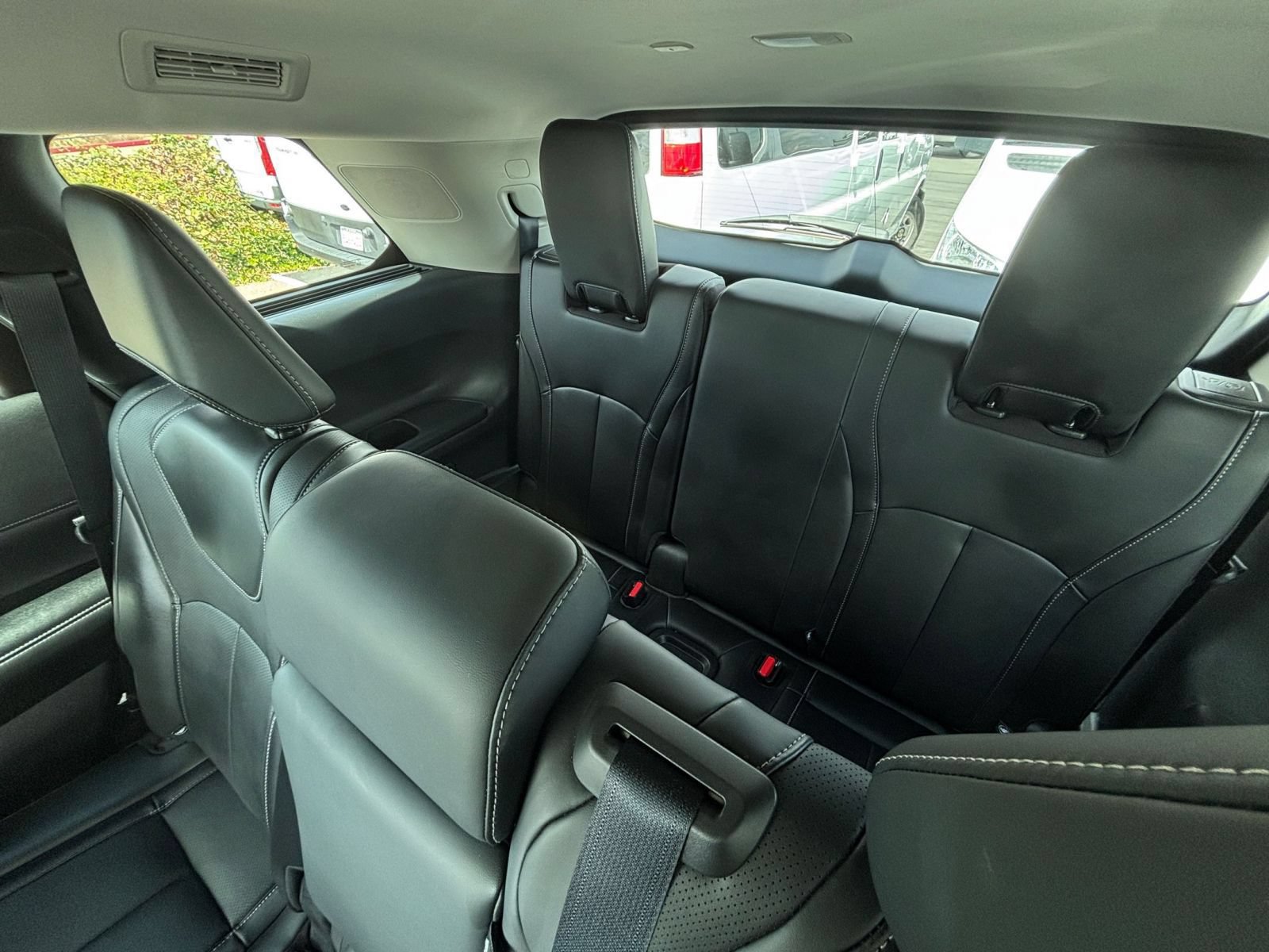 Thumbnail: 2026 INFINITI QX60 - 32