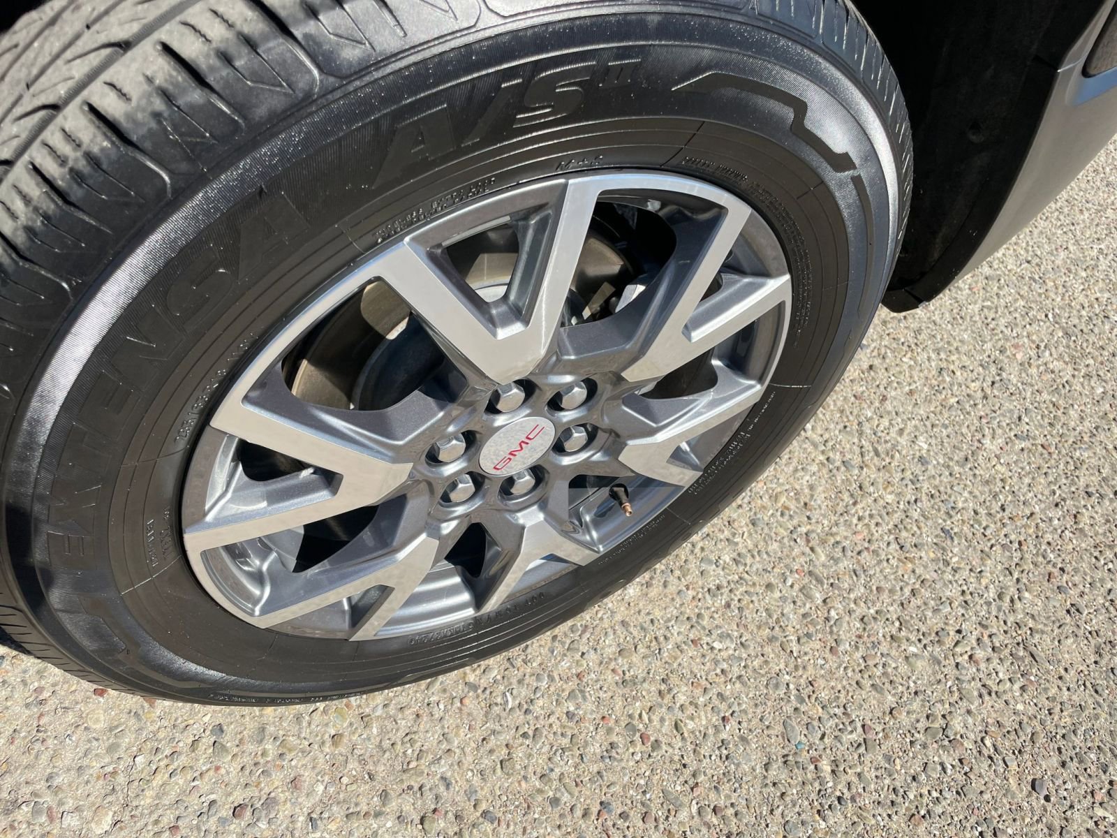 Thumbnail: 2023 GMC Acadia - 33