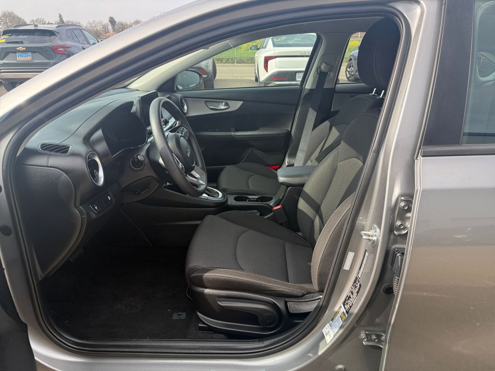 Thumbnail: 2023 Kia Forte - 24