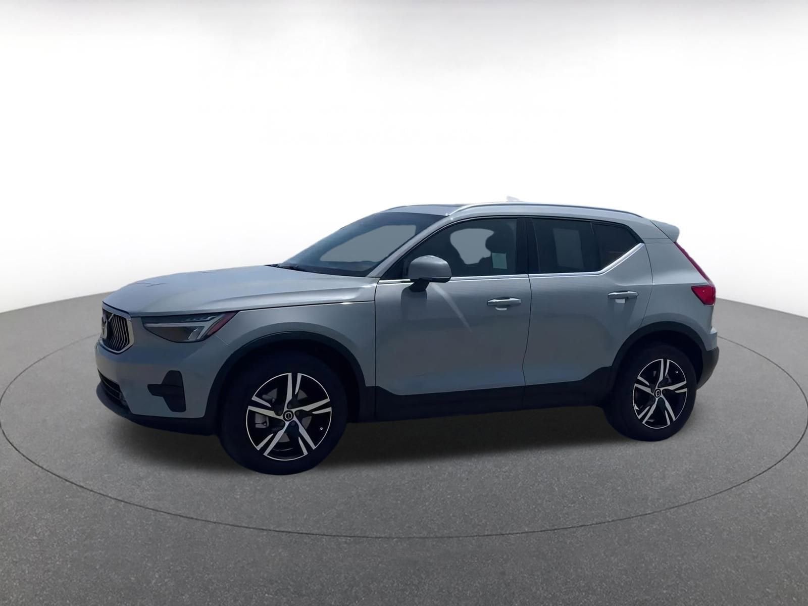 Thumbnail: 2024 Volvo XC40 - 7