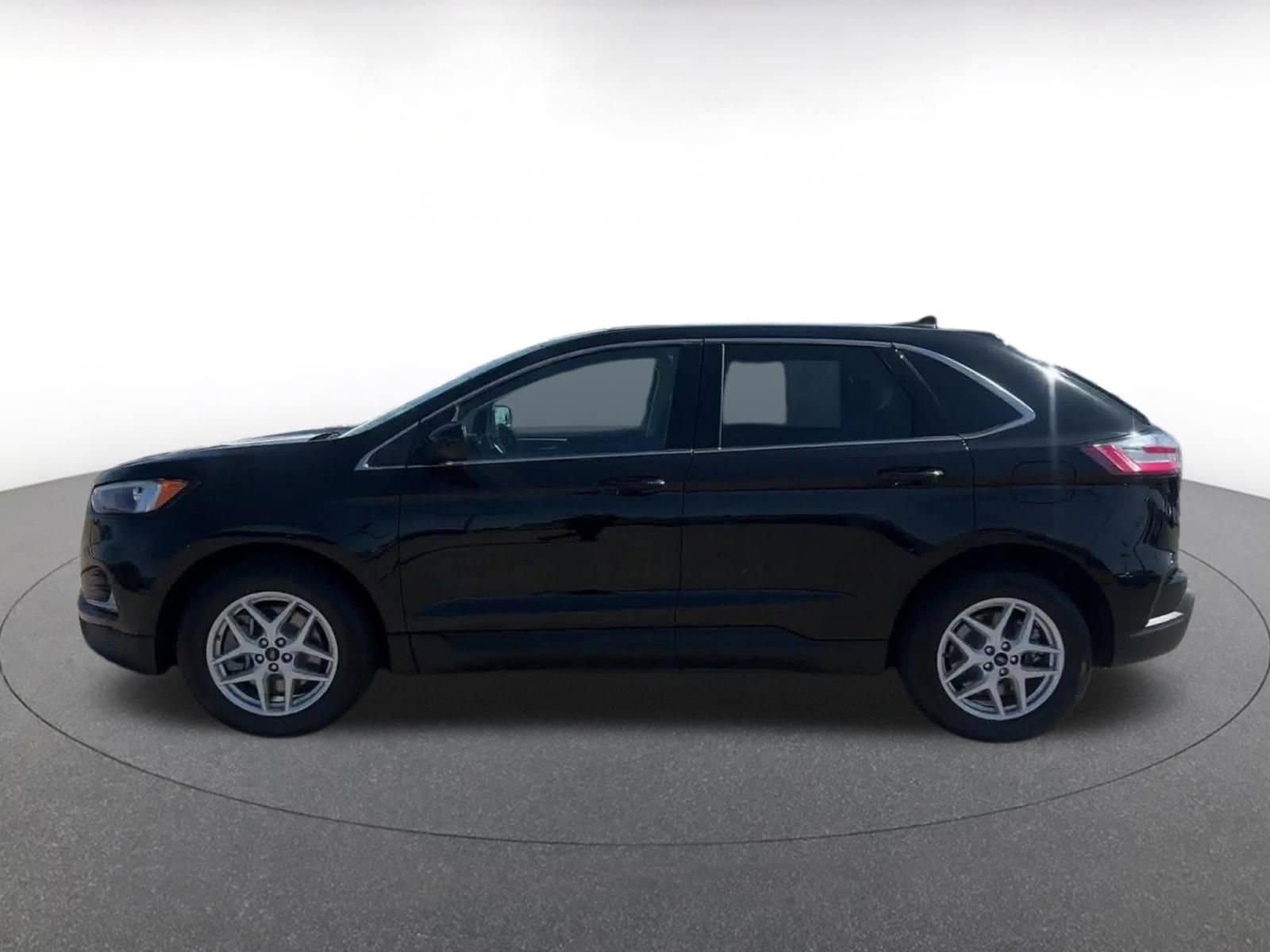 Thumbnail: 2023 Ford Edge - 8