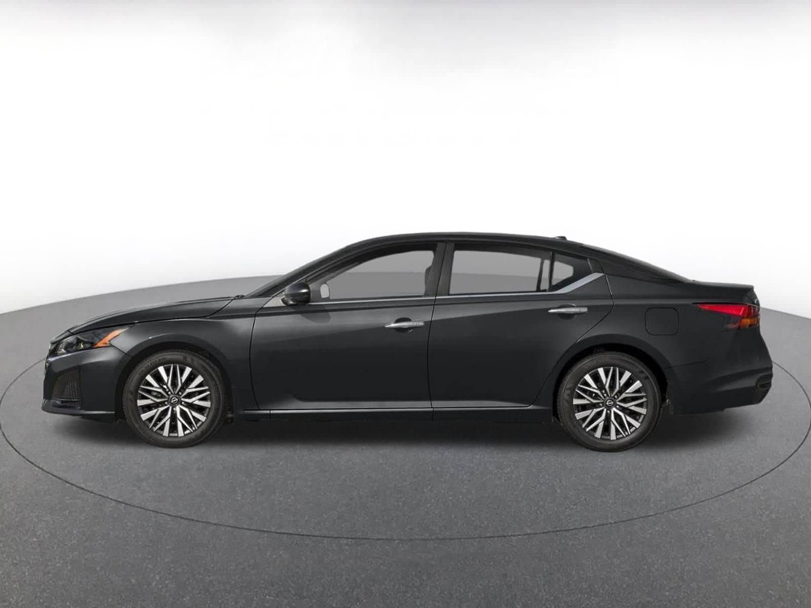 Thumbnail: 2025 Nissan Altima - 4