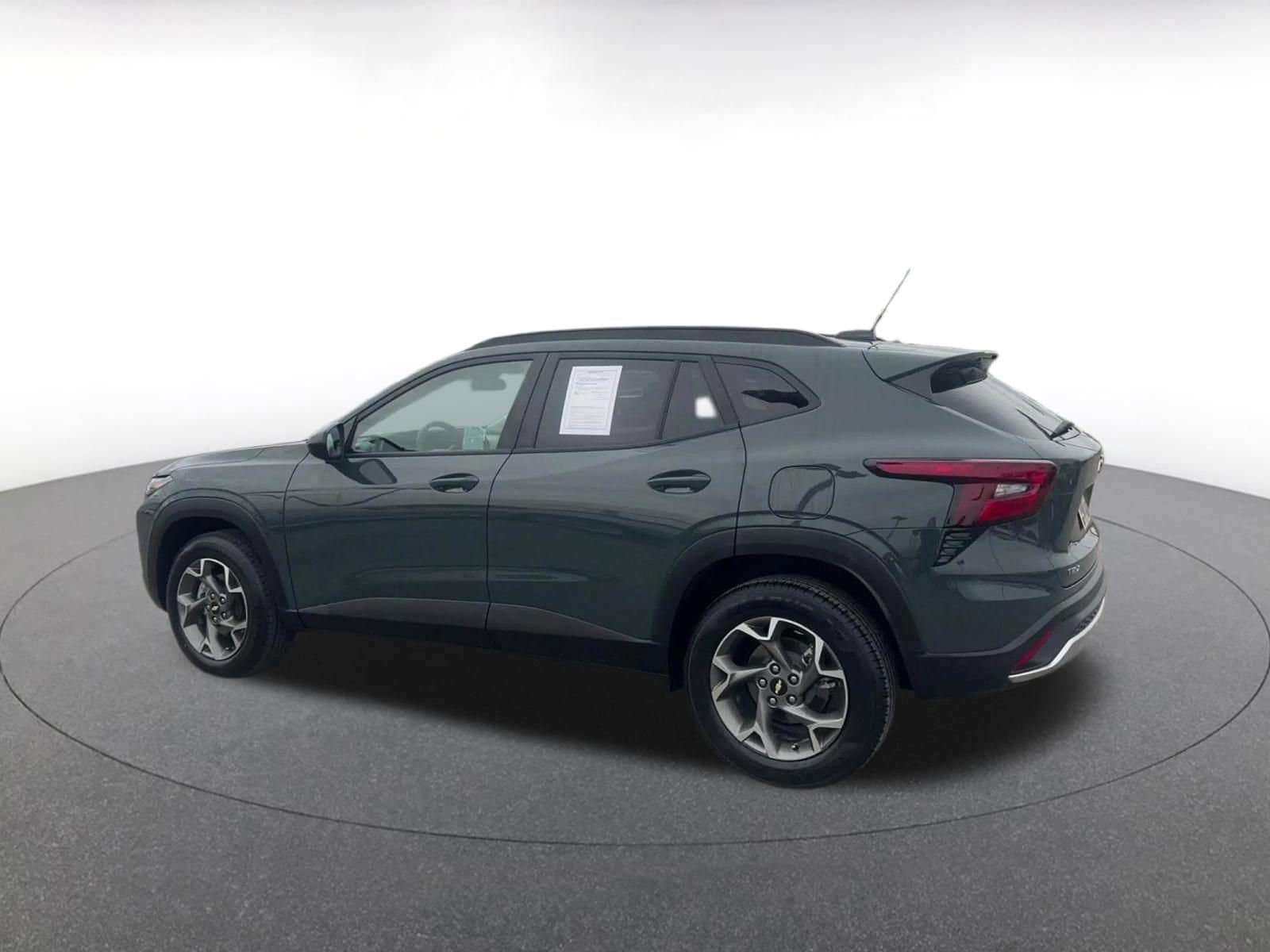 Thumbnail: 2025 Chevrolet Trax - 10