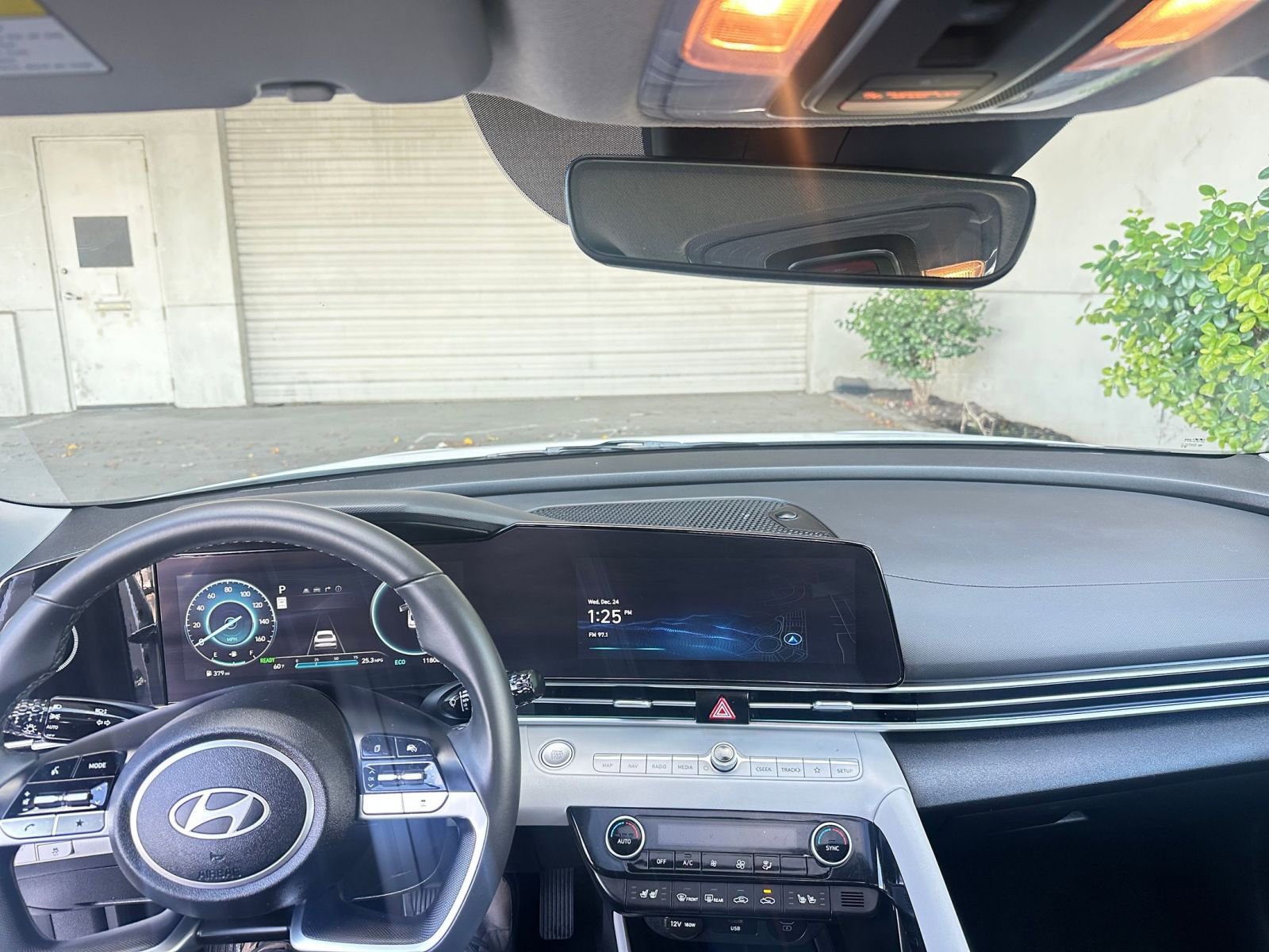 Thumbnail: 2025 Hyundai Elantra - 34