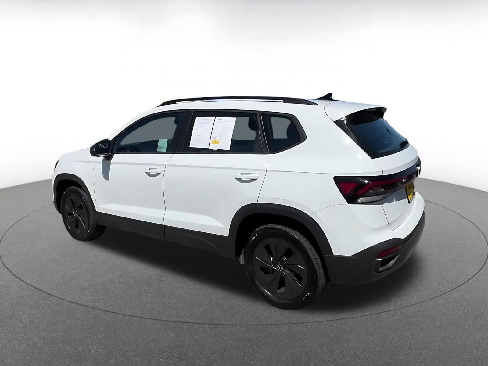 Thumbnail: 2026 Volkswagen Taos - 10