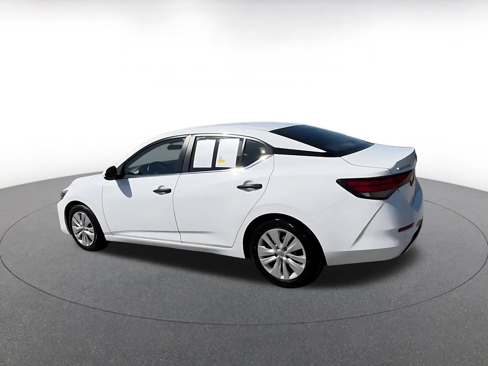 Thumbnail: 2025 Nissan Sentra - 10