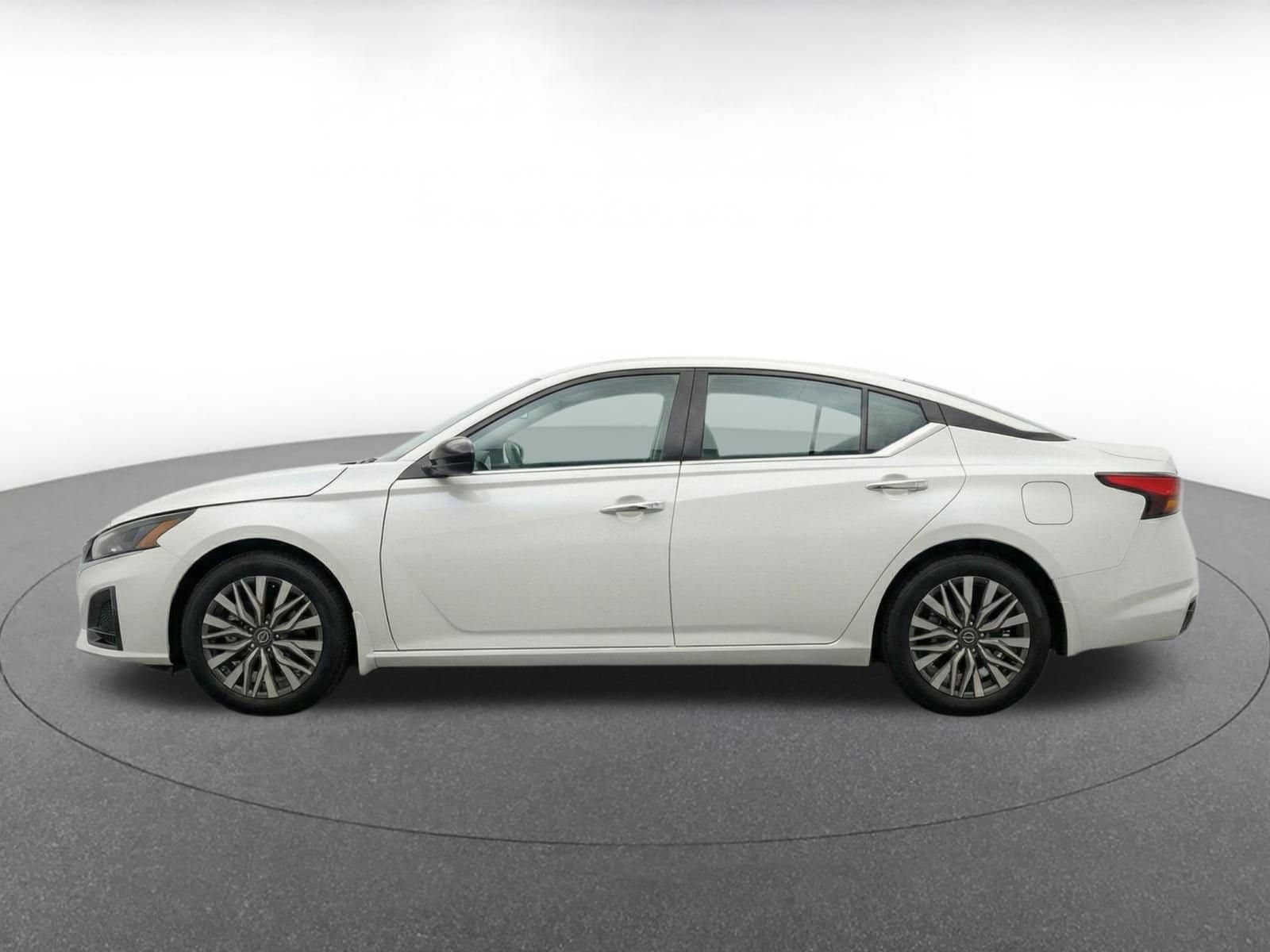 Thumbnail: 2025 Nissan Altima - 4