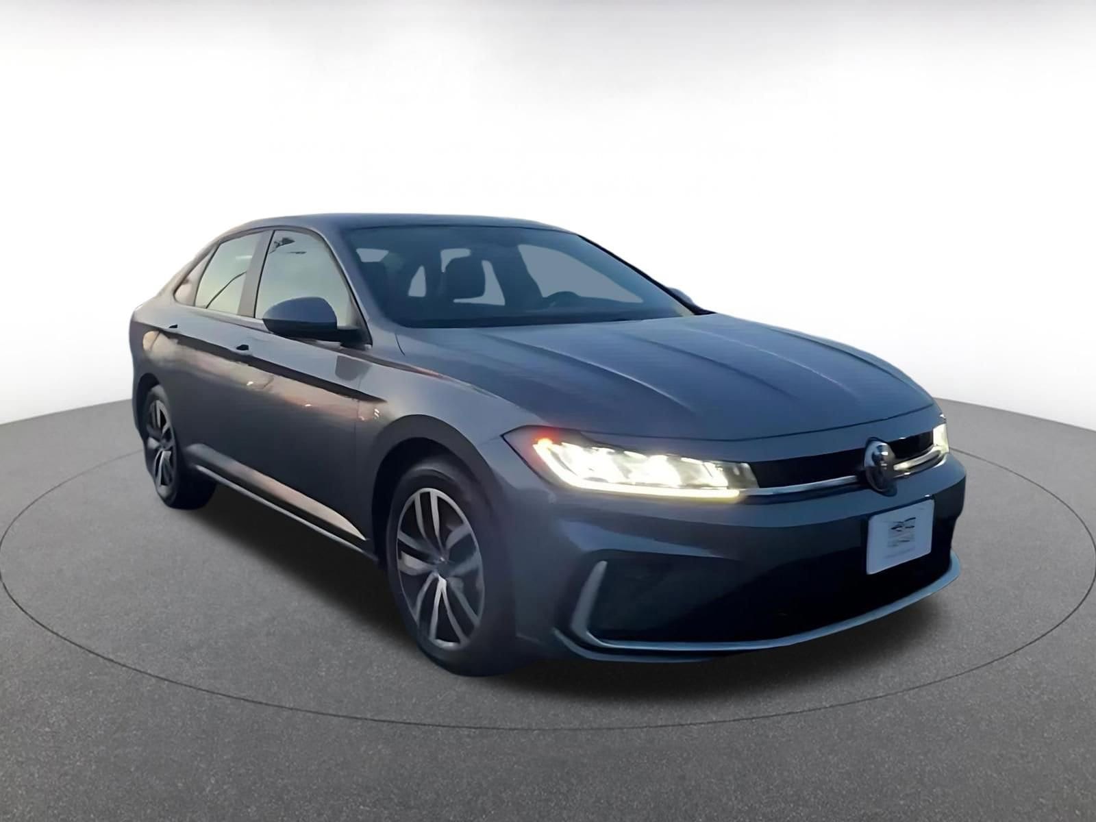 Thumbnail: 2025 Volkswagen Jetta - 3