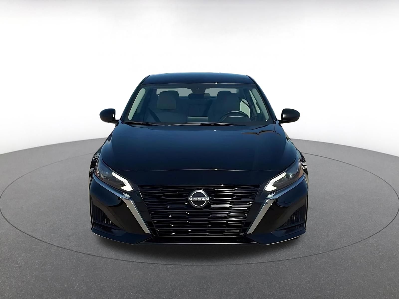 Thumbnail: 2025 Nissan Altima - 4