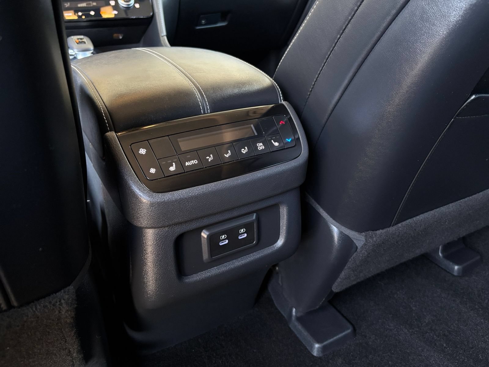 Thumbnail: 2026 INFINITI QX60 - 25