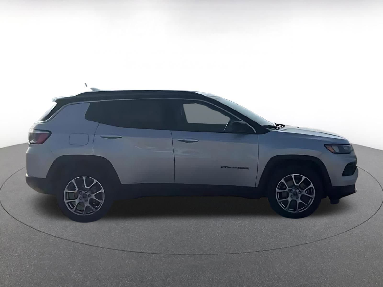 Thumbnail: 2025 Jeep Compass - 4