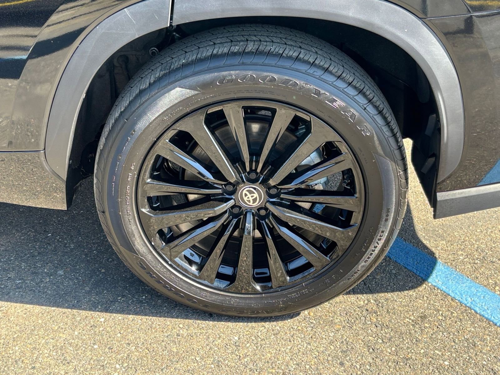 Thumbnail: 2025 Toyota Highlander - 34