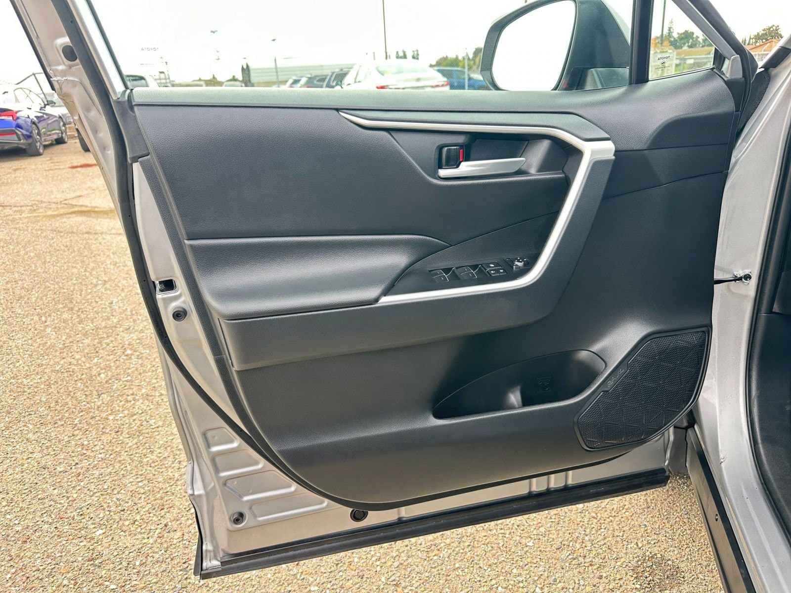 Thumbnail: 2025 Toyota RAV4 - 20