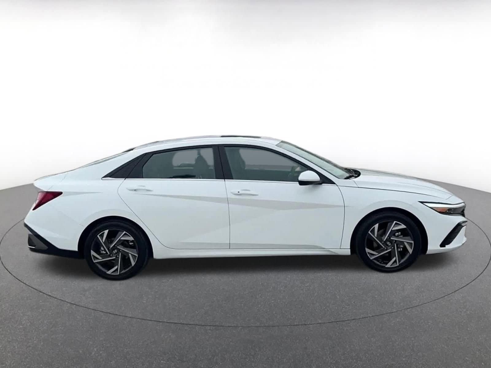 Thumbnail: 2025 Hyundai Elantra - 15