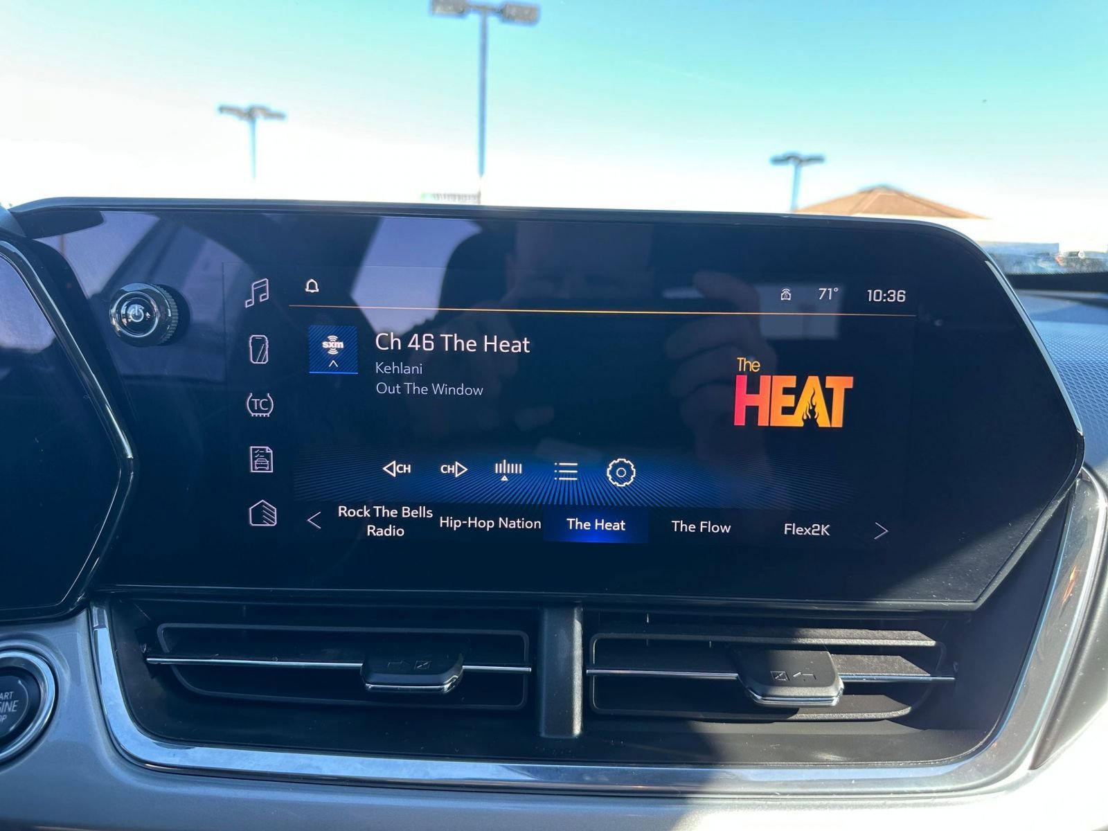 Thumbnail: 2025 Chevrolet Trax - 21