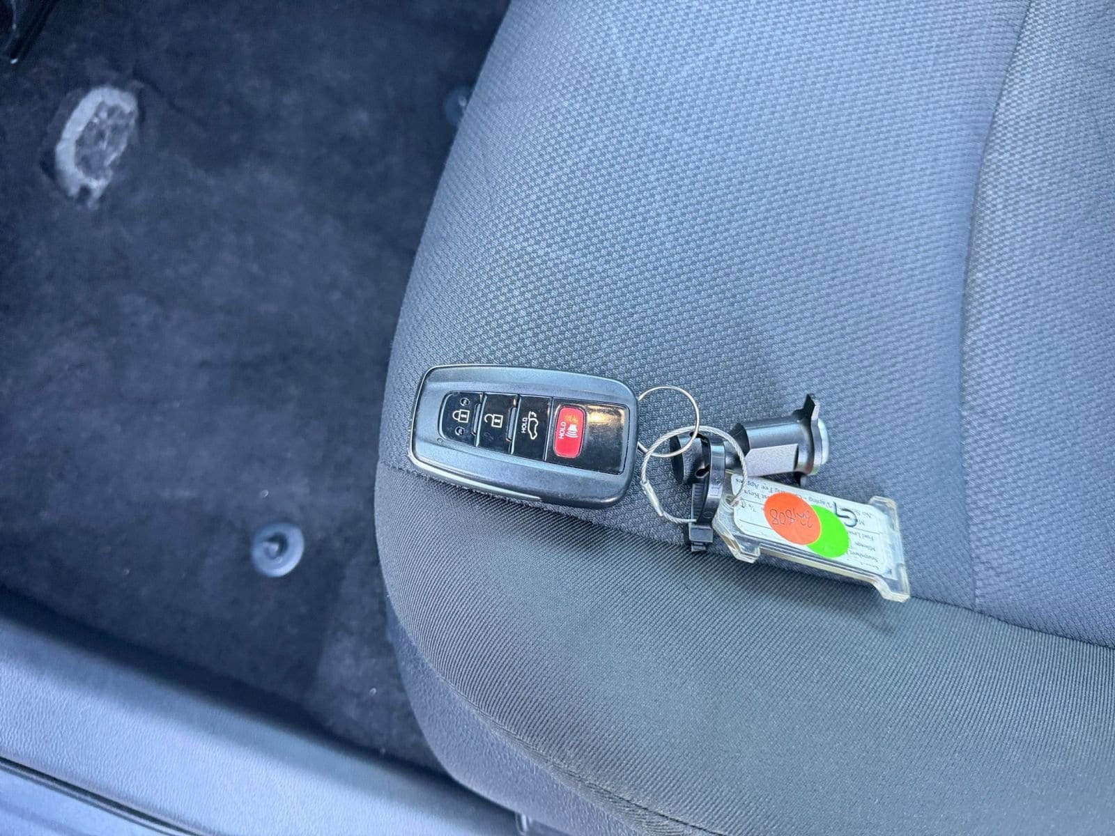 Thumbnail: 2025 Toyota RAV4 - 21