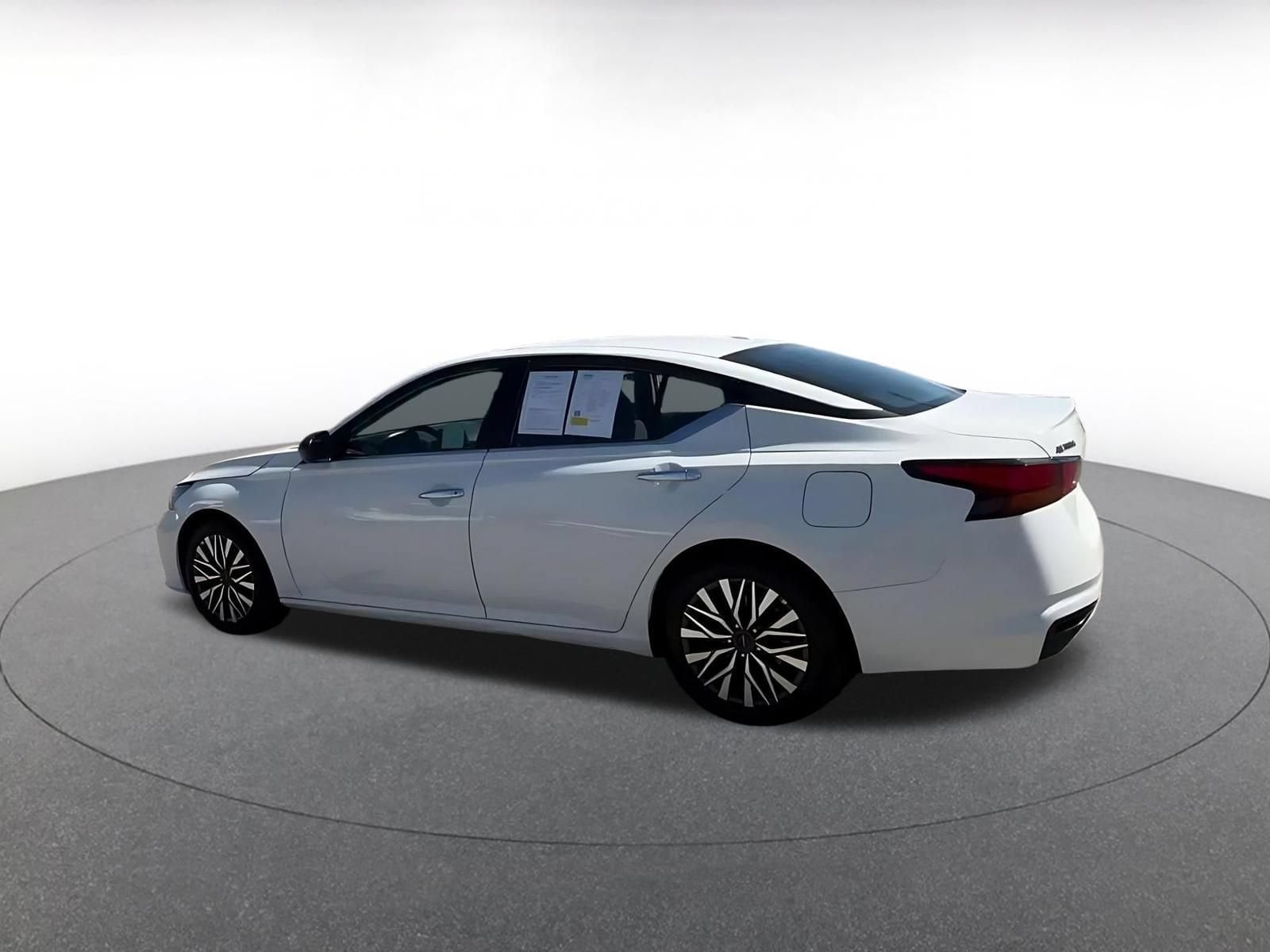 Thumbnail: 2025 Nissan Altima - 10