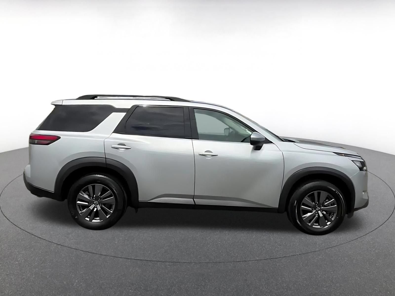 Thumbnail: 2025 Nissan Pathfinder - 13