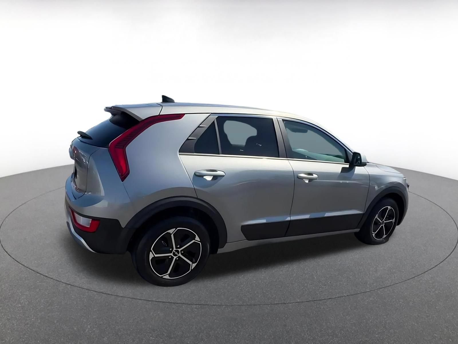 Thumbnail: 2026 Kia Niro - 14