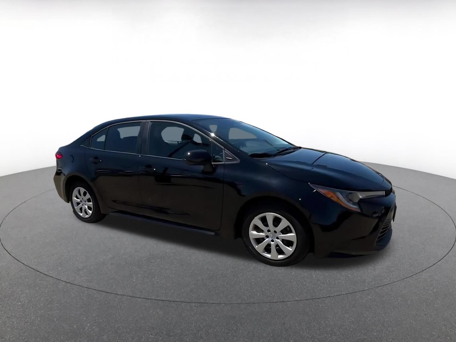 Thumbnail: 2025 Toyota Corolla - 2
