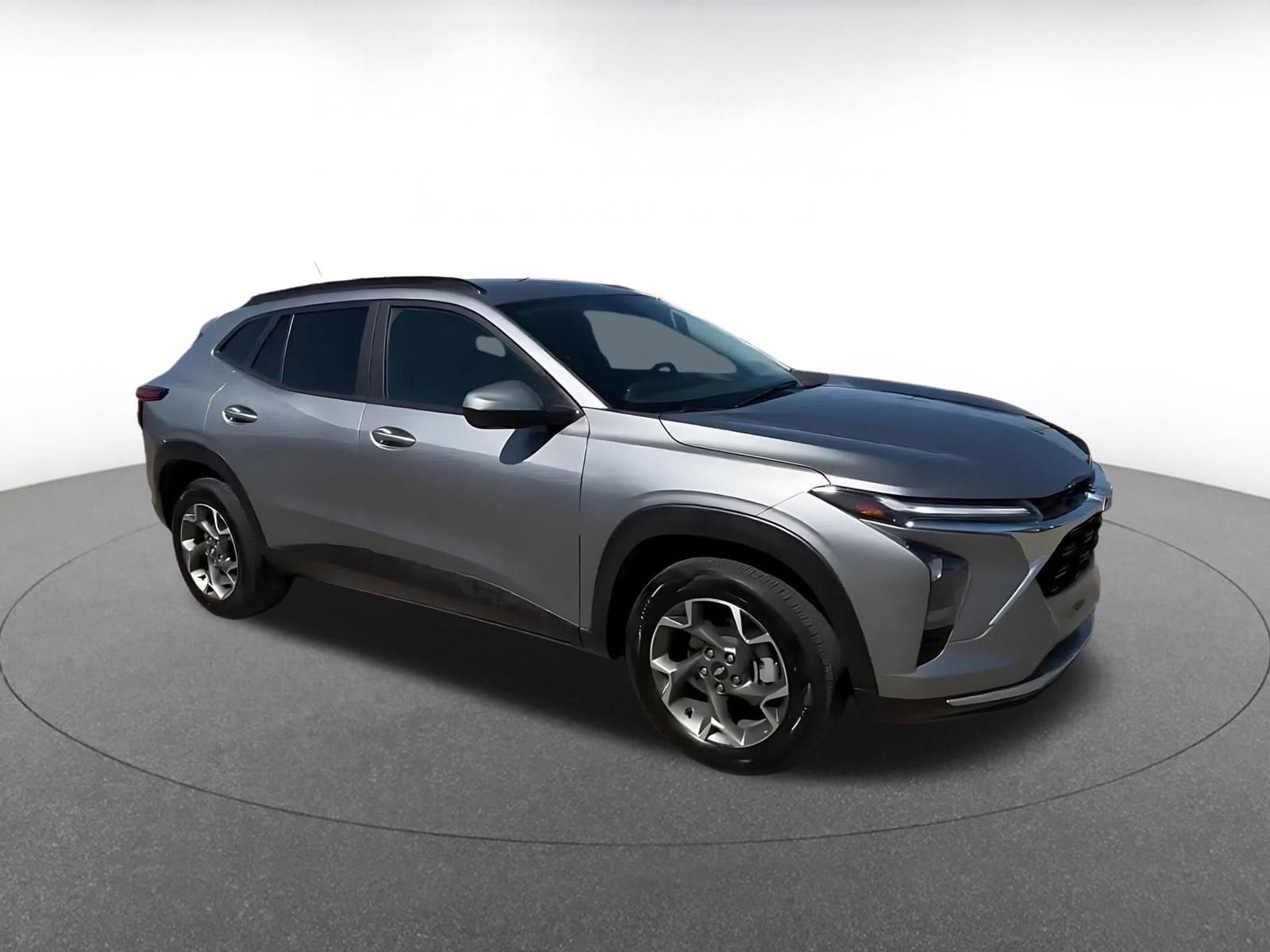 Thumbnail: 2025 Chevrolet Trax - 2
