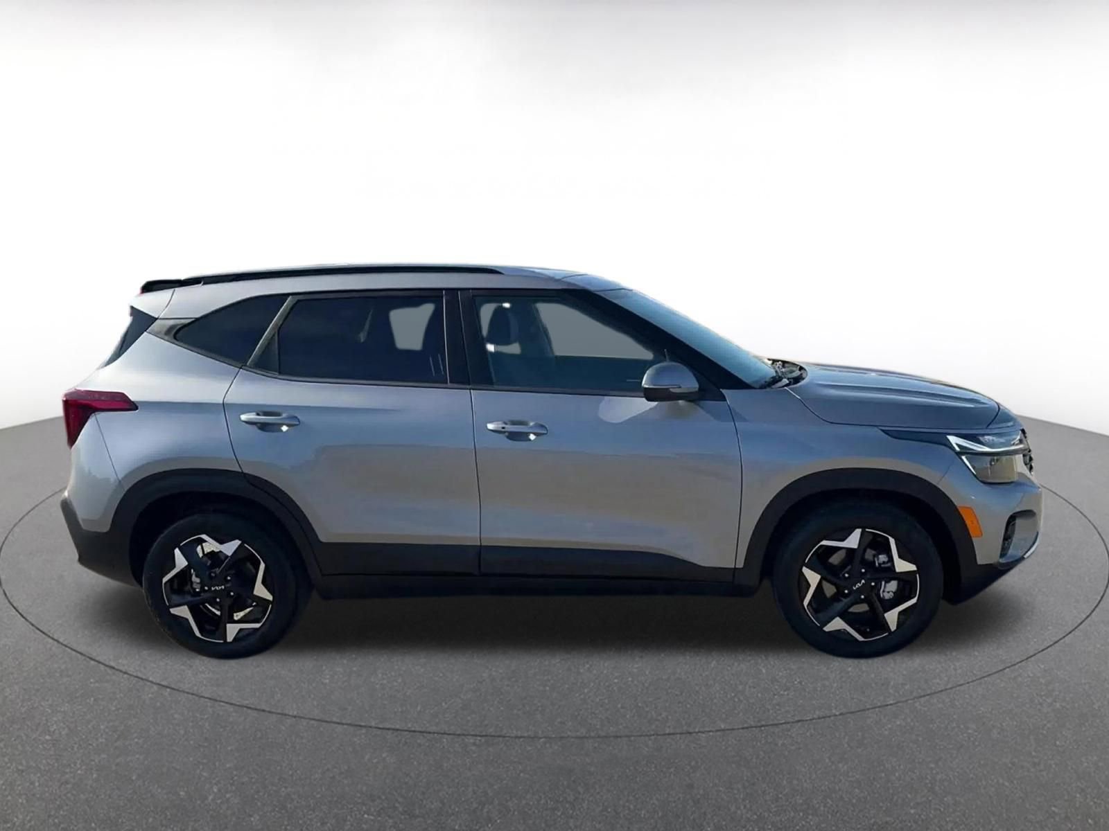 Thumbnail: 2025 Kia Seltos - 16