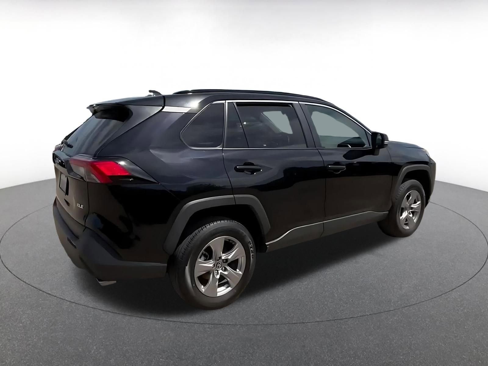 Thumbnail: 2025 Toyota RAV4 - 15