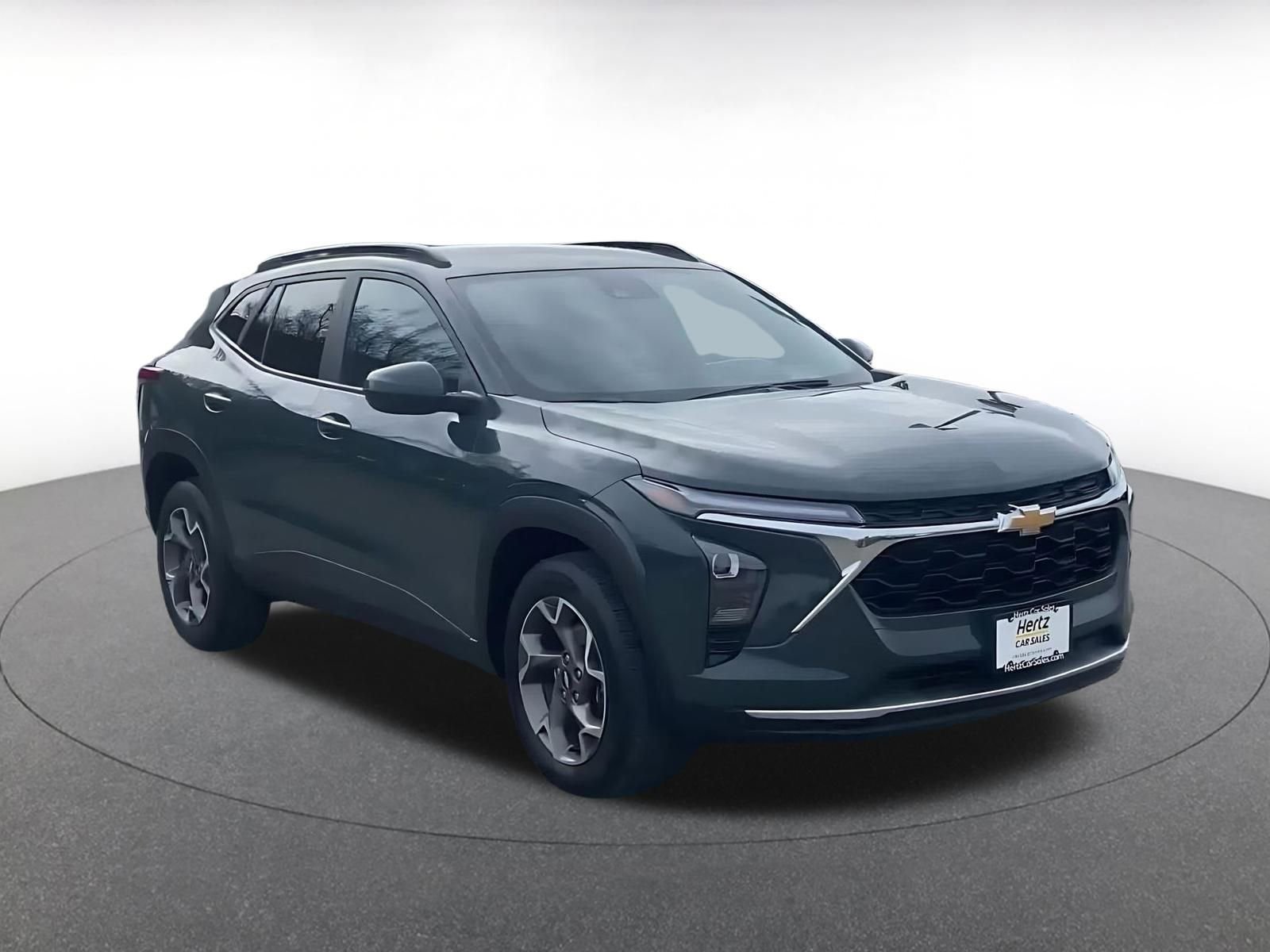 Thumbnail: 2025 Chevrolet Trax - 3