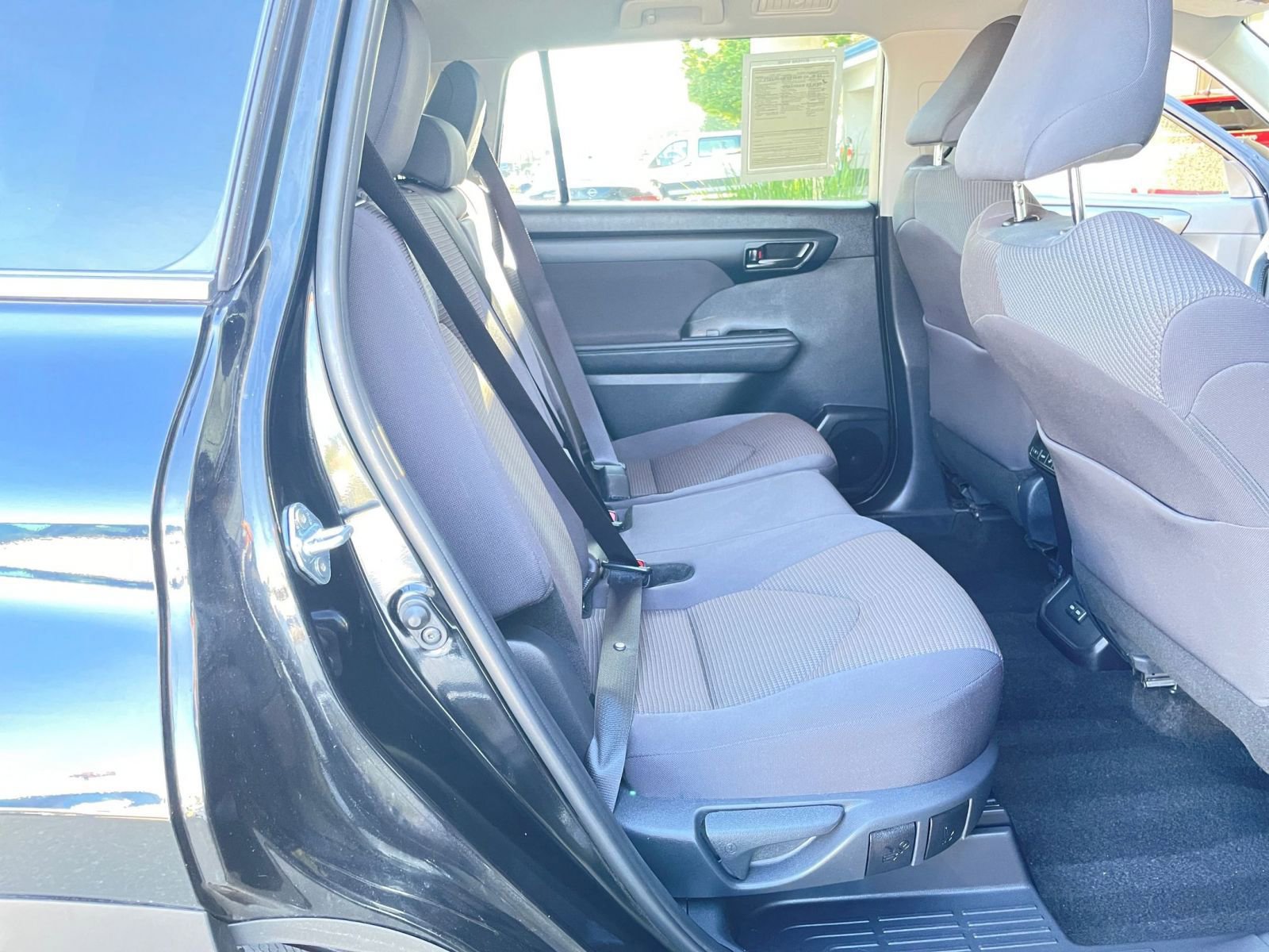 Thumbnail: 2025 Toyota Highlander - 27