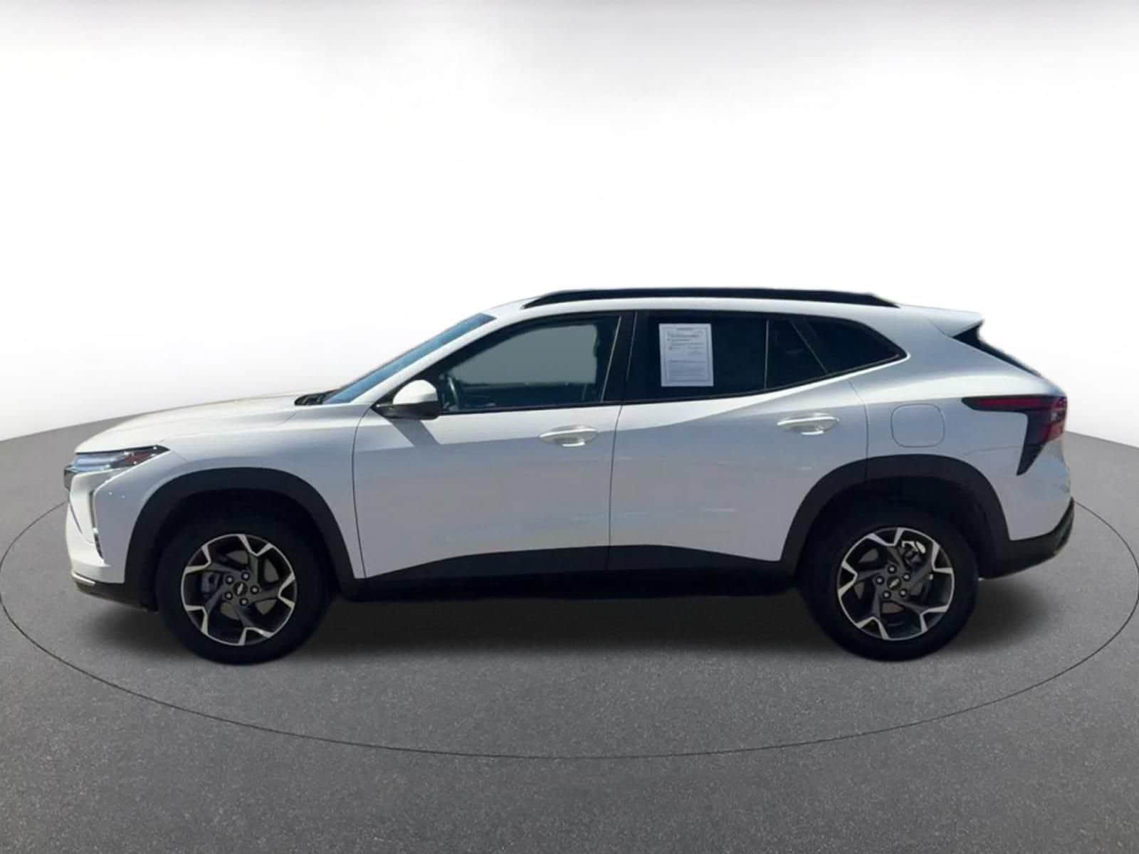 Thumbnail: 2025 Chevrolet Trax - 8