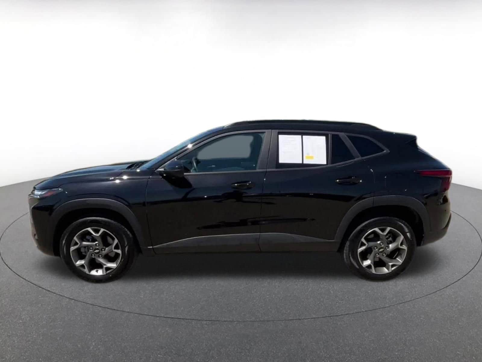 Thumbnail: 2025 Chevrolet Trax - 9