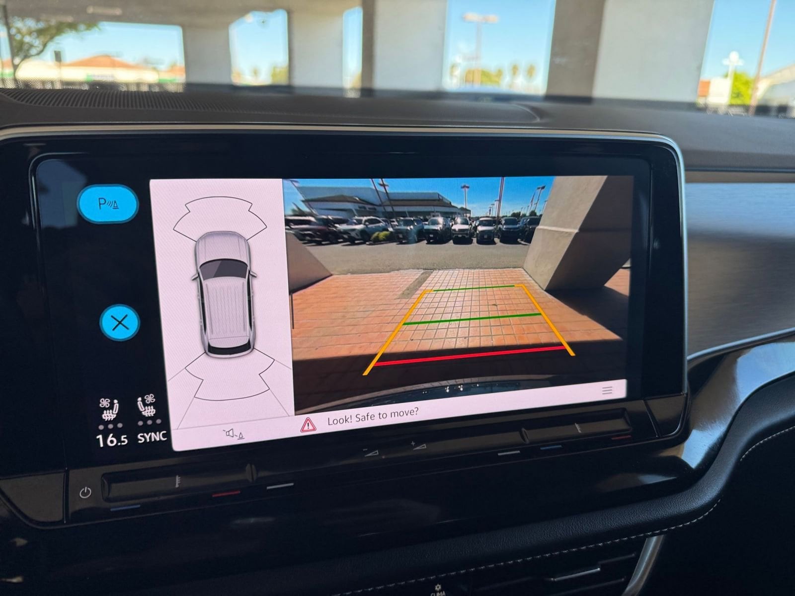 Thumbnail: 2025 Volkswagen Atlas - 25