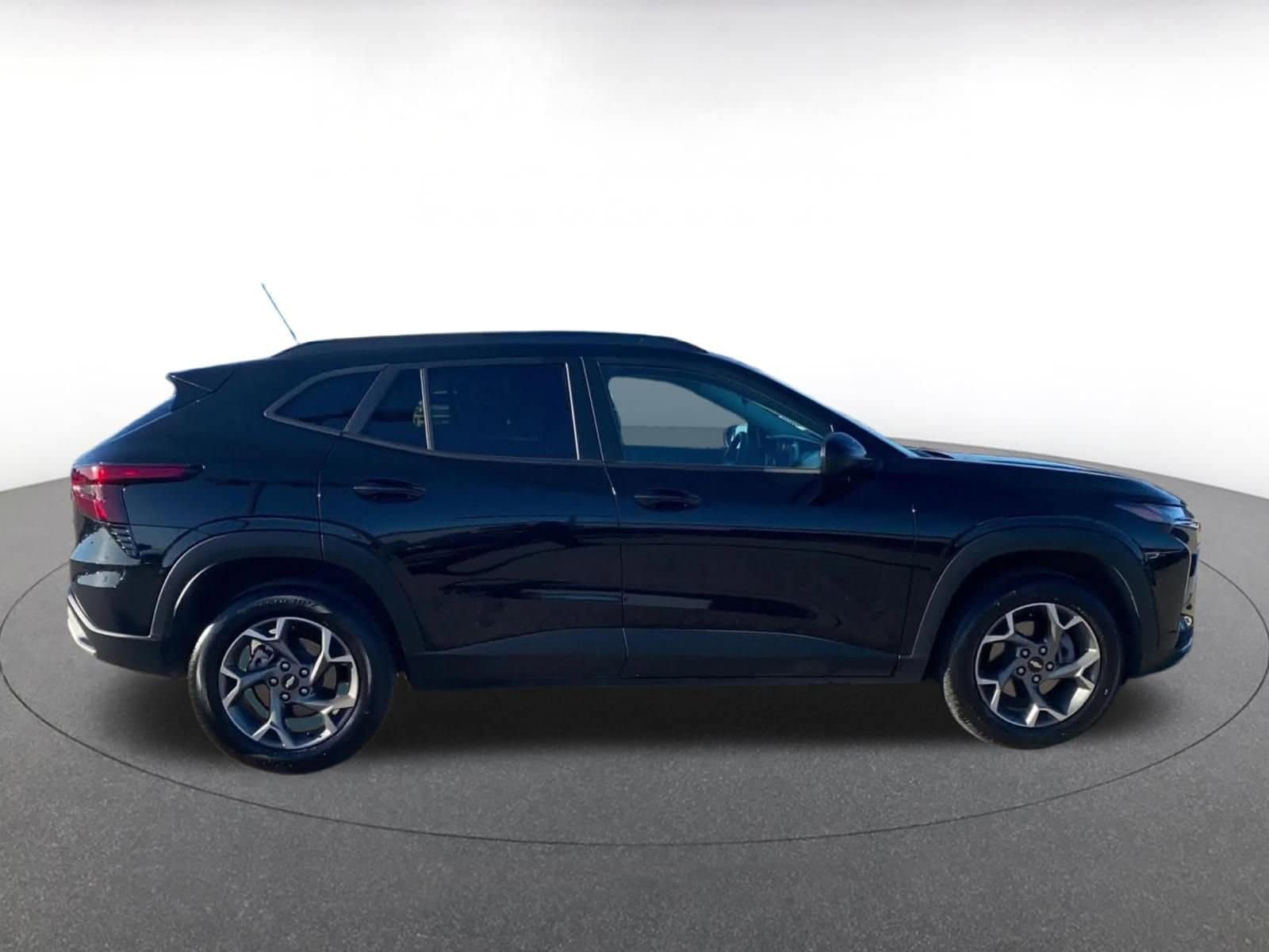 Thumbnail: 2025 Chevrolet Trax - 16