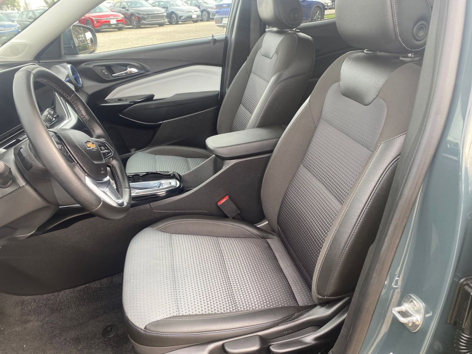 Thumbnail: 2025 Chevrolet Trax - 28