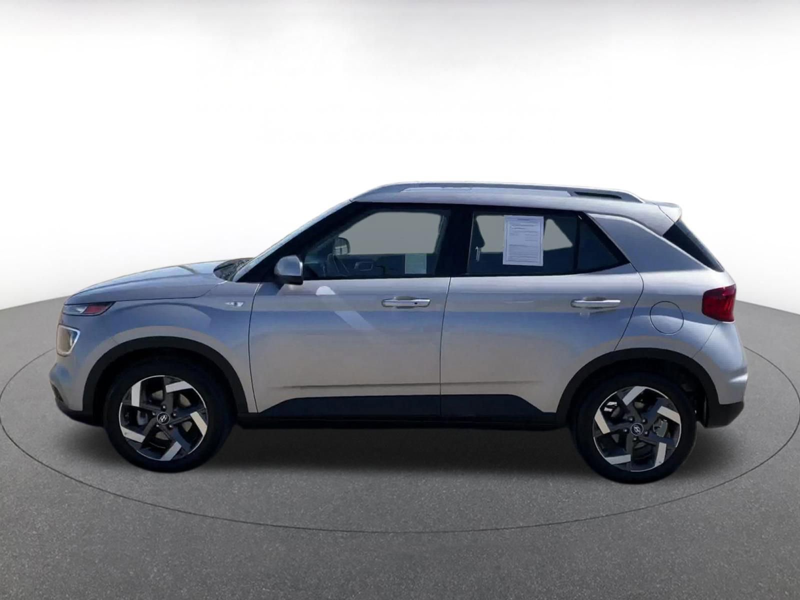 Thumbnail: 2025 Hyundai Venue - 9