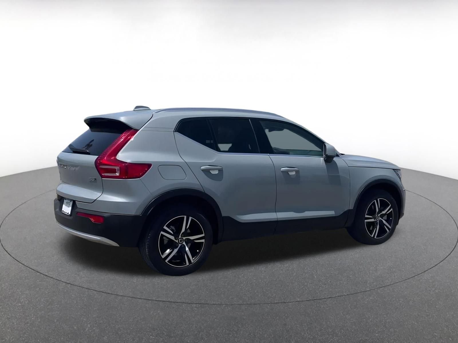 Thumbnail: 2024 Volvo XC40 - 15