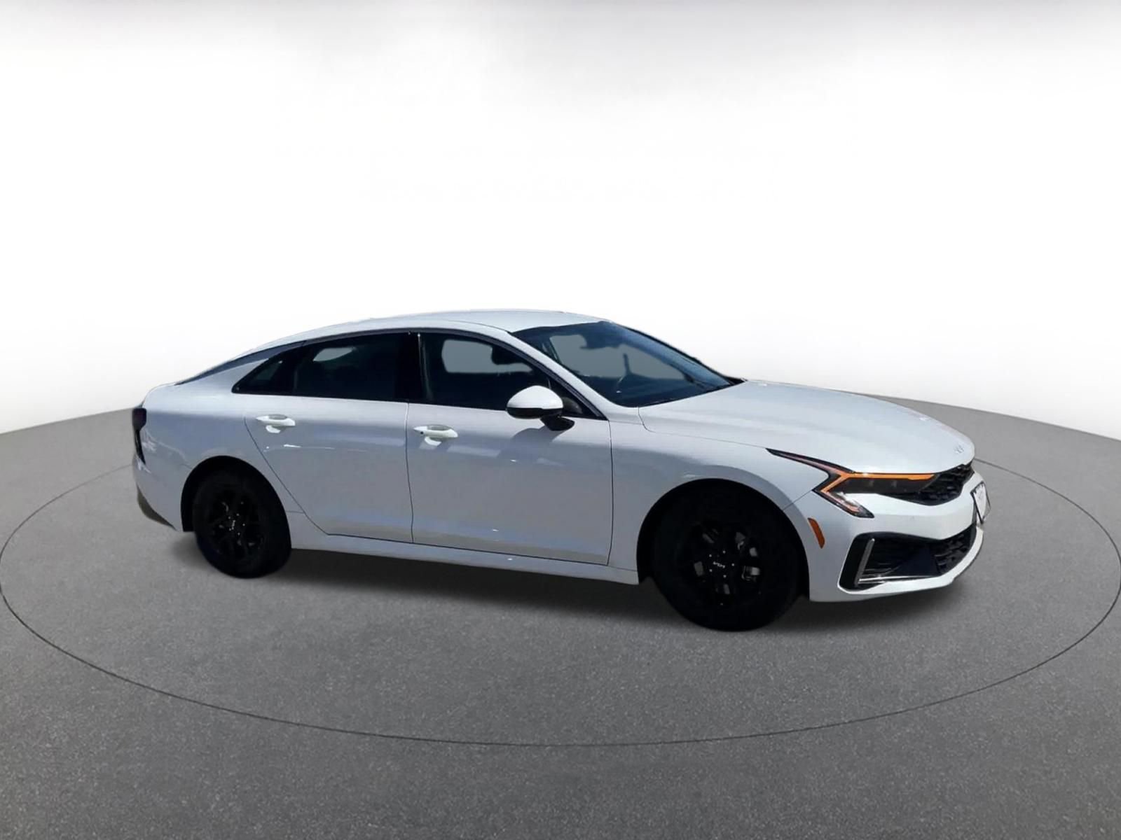 Thumbnail: 2025 Kia K5 - 2